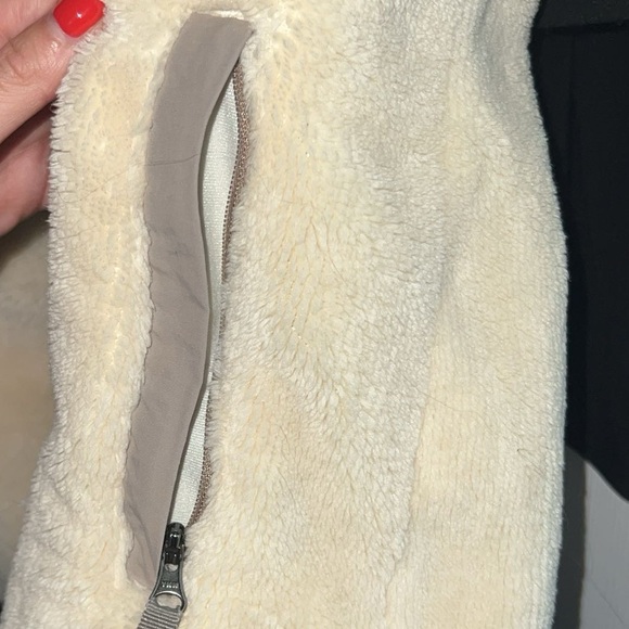 Sherpa Fleece Vest - Picture 3 of 5